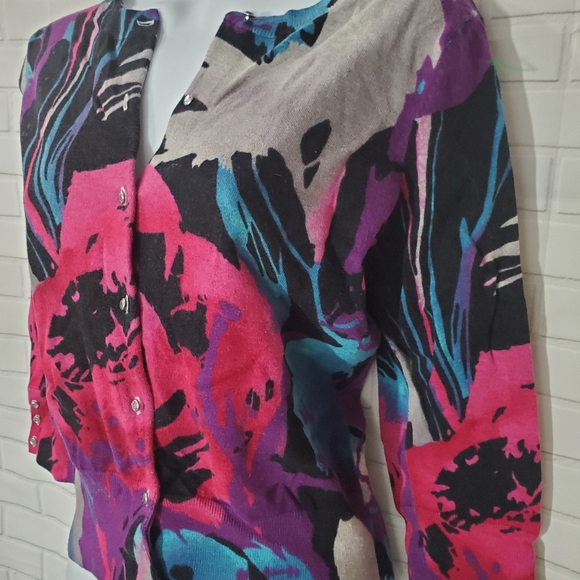 Express Design Studio Abstract Pink, Purple, Blue, Black Quarter Sleeve Sweater - Picture 3 of 7